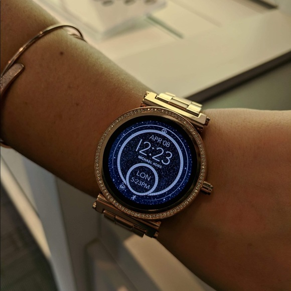 Rosé Gold Michael Kors Smartwatch